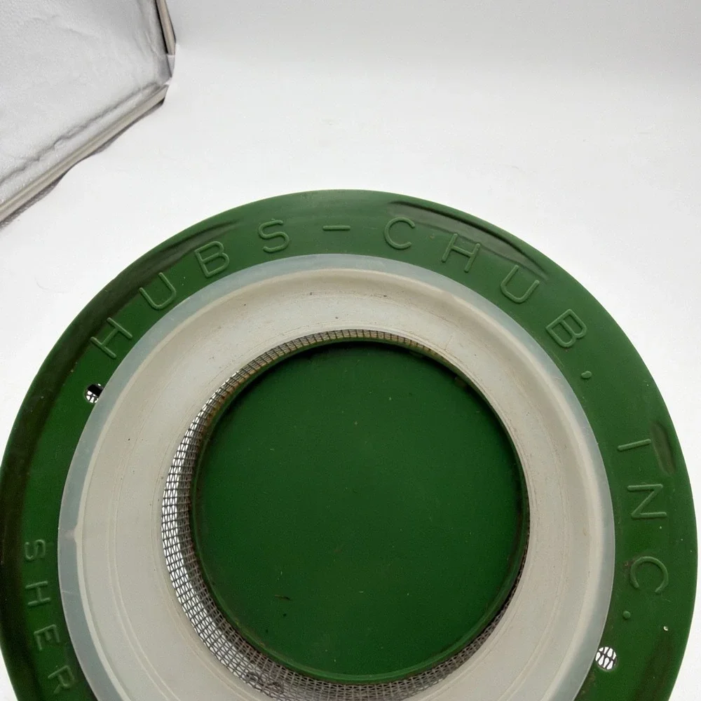 Vtg Hubs-Chub Inc Fishing Bait Cricket Bucket Wire Mesh Green Plastic & Metal